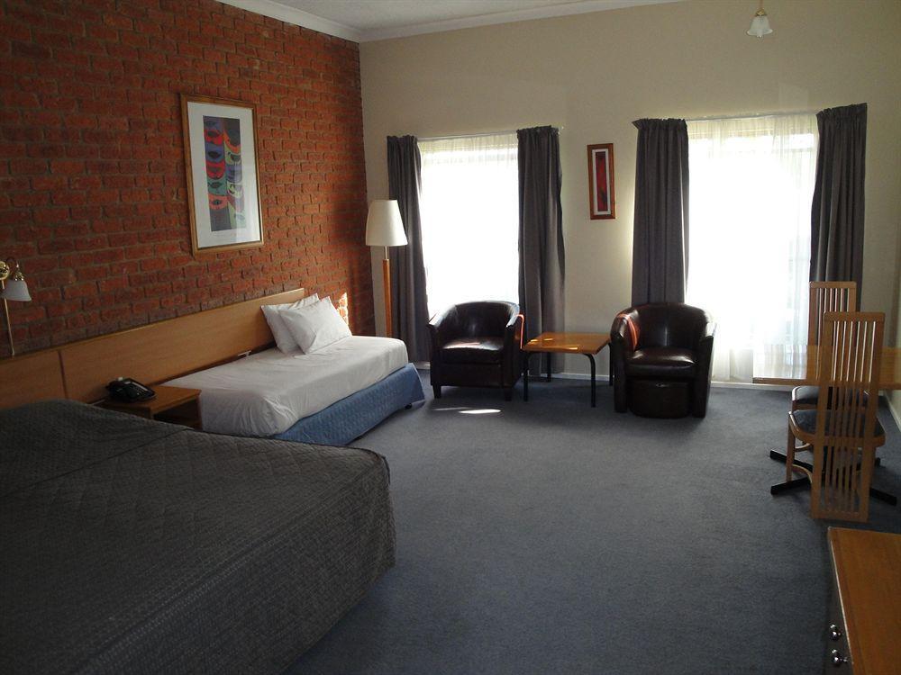 Footscray Motor Inn And Serviced Apartments Melbourne Exterior photo